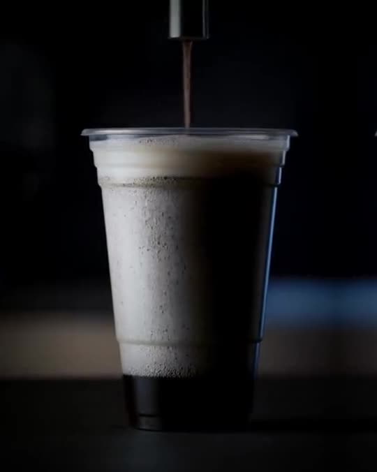 Nitro Cold Brew, dense nitrogen head